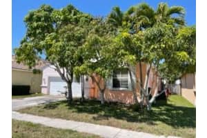 9573 Lago Dr, Boynton Beach, FL 33472, Sold 05/05/22