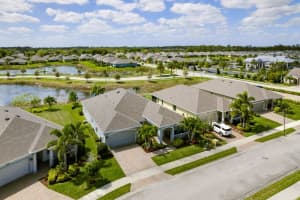 5981 Buttonwood Sq, Vero Beach, FL 32966, Sold 04/28/22