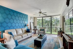 2401 Village Blvd APT 301, West Palm Beach, FL 33409, Sold 05/11/22