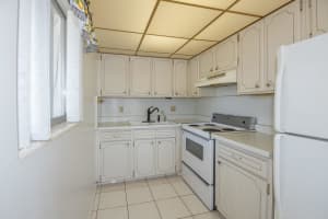 3200 Lake Osborne Dr APT 206, Lake Worth, FL 33461, Sold 05/09/22