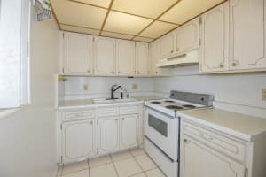 3200 Lake Osborne Dr APT 206, Lake Worth, FL 33461, Sold 05/09/22