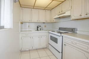 3200 Lake Osborne Dr APT 206, Lake Worth, FL 33461, Sold 05/09/22