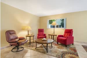 33 Colonial Club Dr, Boynton Beach, FL 33435, Sold 11/01/22