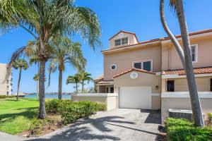 37 S Lakeshore Dr, Hypoluxo, FL 33462, Sold 06/08/22