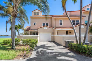 37 S Lakeshore Dr, Hypoluxo, FL 33462, Sold 06/08/22