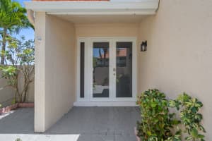 37 S Lakeshore Dr, Hypoluxo, FL 33462, Sold 06/08/22