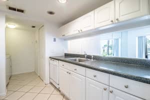 13791 Oneida Dr APT E1, Delray Beach, FL 33446, Sold 05/02/22