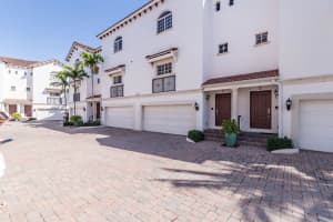 1950 Presidential Way APT 11, West Palm Beach, FL 33401, Sold 06/06/22