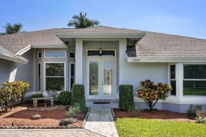15880 Meadow Wood Dr, Wellington, FL 33414, Sold 05/18/22
