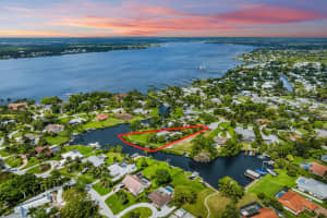 1606 NW Bay Tree Cir, Stuart, FL 34994, Sold 05/16/22