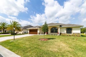 352 SW Vista Lake Dr, Port St. Lucie, FL 34953, Sold 05/18/22