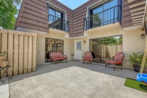 2216 22nd Ln, Palm Beach Gardens, FL 33418, Sold 04/22/22