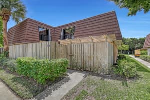 2216 22nd Ln, Palm Beach Gardens, FL 33418, Sold 04/22/22