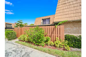 5882 SE Riverboat Dr #337, Stuart, FL 34997, Sold 05/09/22