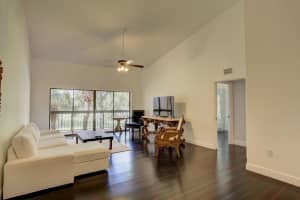 9460 Meadowood Dr APT 205, Fort Pierce, FL 34951, Sold 05/25/22