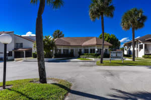 950 S Kanner Hwy APT E4, Stuart, FL 34994, Sold 05/11/22