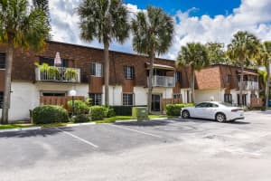 950 S Kanner Hwy APT E4, Stuart, FL 34994, Sold 05/11/22