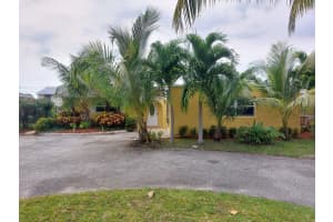 709 NW 8th Ct, Boynton Beach, FL 33426, Sold 05/14/22
