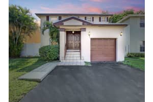 5881 Woodland Point Dr, Tamarac, FL 33319, Sold 05/10/22