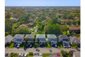 5881 Woodland Point Dr, Tamarac, FL 33319, Sold 05/10/22
