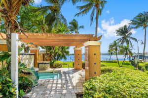 180 Yacht Club Way APT 105, Hypoluxo, FL 33462, Sold 05/06/22