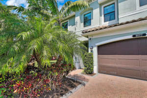8077 Baltic Amber Rd, Delray Beach, FL 33446, Sold 05/06/22