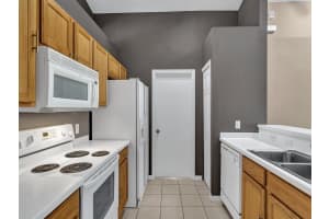 5831 22nd St, Vero Beach, FL 32966, Sold 05/17/22