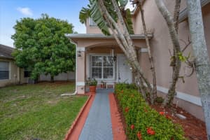 1722 Sawgrass Cir, Greenacres, FL 33413, Sold 06/10/22