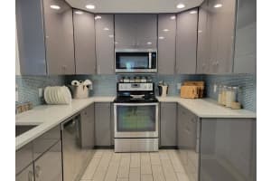 1257 NW 7th St, Boca Raton, FL 33486, Sold 07/28/22