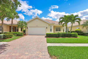 8495 SW Cruden Bay Ct, Stuart, FL 34997, Sold 05/25/22