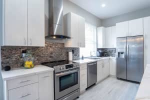 194 Hampton Cir, Jupiter, FL 33458, Sold 05/06/22