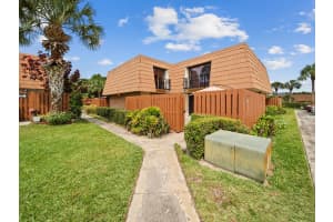 5871 SE Riverboat Dr, Stuart, FL 34997, Sold 06/03/22