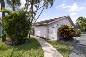 4044 NE Breakwater Dr, Jensen Beach, FL 34957, Sold 06/01/22