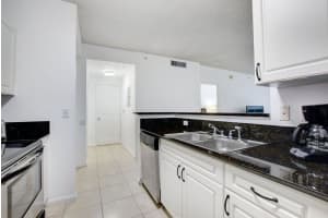 630 S Sapodilla Ave APT 320, West Palm Beach, FL 33401, Sold 04/11/22
