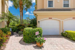 12719 SE Old Cypress Dr, Hobe Sound, FL 33455, Sold 05/16/22
