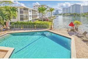 3161 S Ocean Dr APT 402, Hallandale Beach, FL 33009, Sold 04/29/22