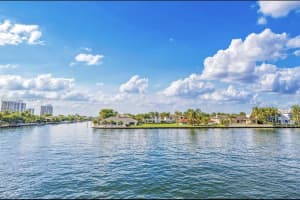 3161 S Ocean Dr APT 402, Hallandale Beach, FL 33009, Sold 04/29/22