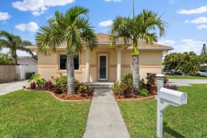 89 N El Mar Dr, Jensen Beach, FL 34957, Sold 05/12/22