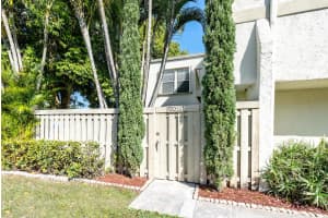 12075 Regal Ct W, Wellington, FL 33414, Sold 05/23/22