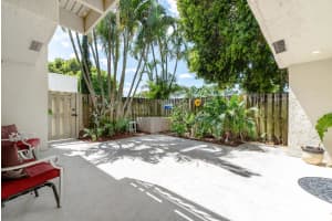 12075 Regal Ct W, Wellington, FL 33414, Sold 05/23/22