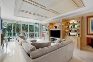 550 SE Mizner Blvd APT B401, Boca Raton, FL 33432, Sold 04/12/22
