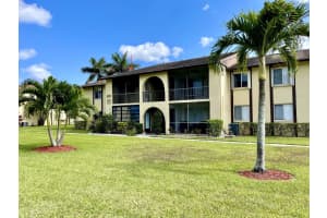 317 Pine Ridge Cir Apt C-2, Greenacres, FL 33463, Sold 05/18/22