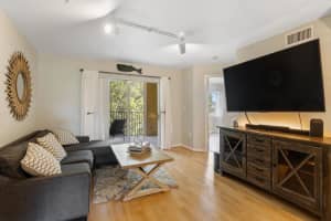 400 Scotia Dr APT 303, Hypoluxo, FL 33462, Sold 05/06/22