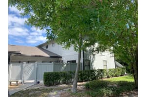 602 Centre Ct SW #202, Vero Beach, FL 32962, Sold 05/10/22