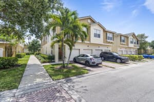 1550 SE Wilshire Pl APT 101, Stuart, FL 34994, Sold 06/14/22