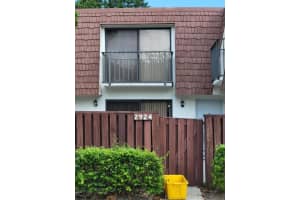 2924 SW Sunset Trace Cir, Palm City, FL 34990, Sold 06/01/22