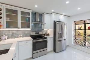 3329 Lucerne Park Dr #813, Greenacres, FL 33467, Sold 05/11/22