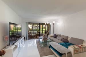 3329 Lucerne Park Dr #813, Greenacres, FL 33467, Sold 05/11/22