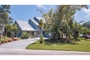 10451 SE Jupiter Narrows Dr, Hobe Sound, FL 33455, Sold 06/15/22