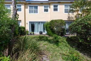 974 Pipers Cay Dr, West Palm Beach, FL 33415, Sold 06/02/22